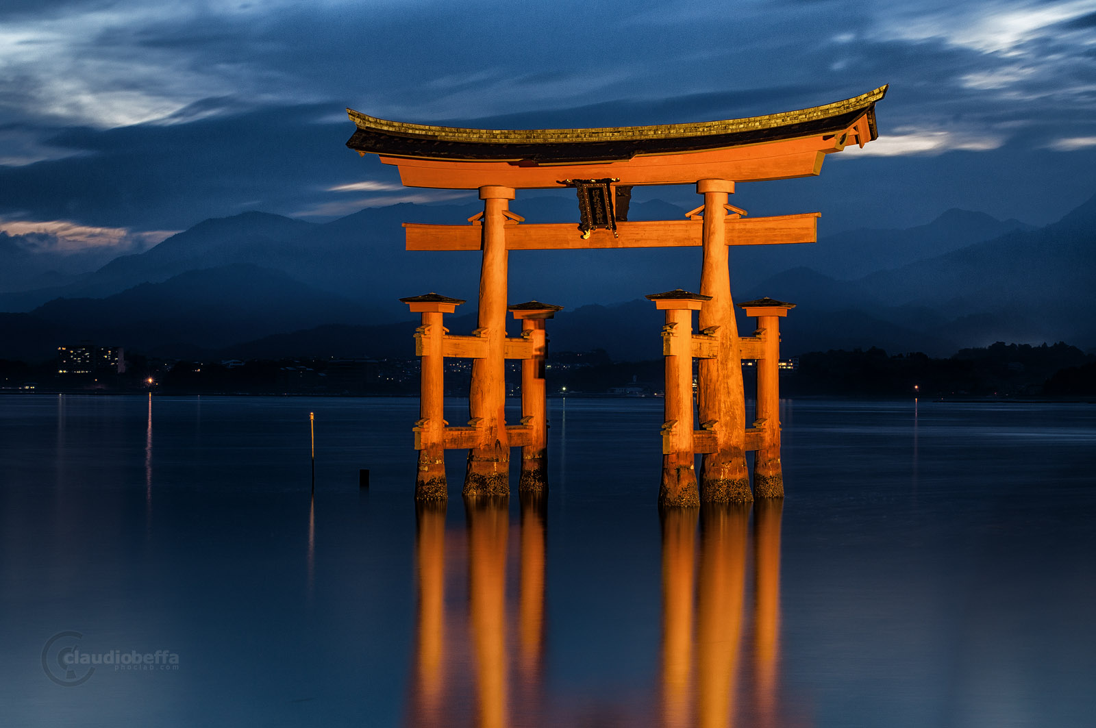 Torii Itsukushima Miyajma Seto Japan