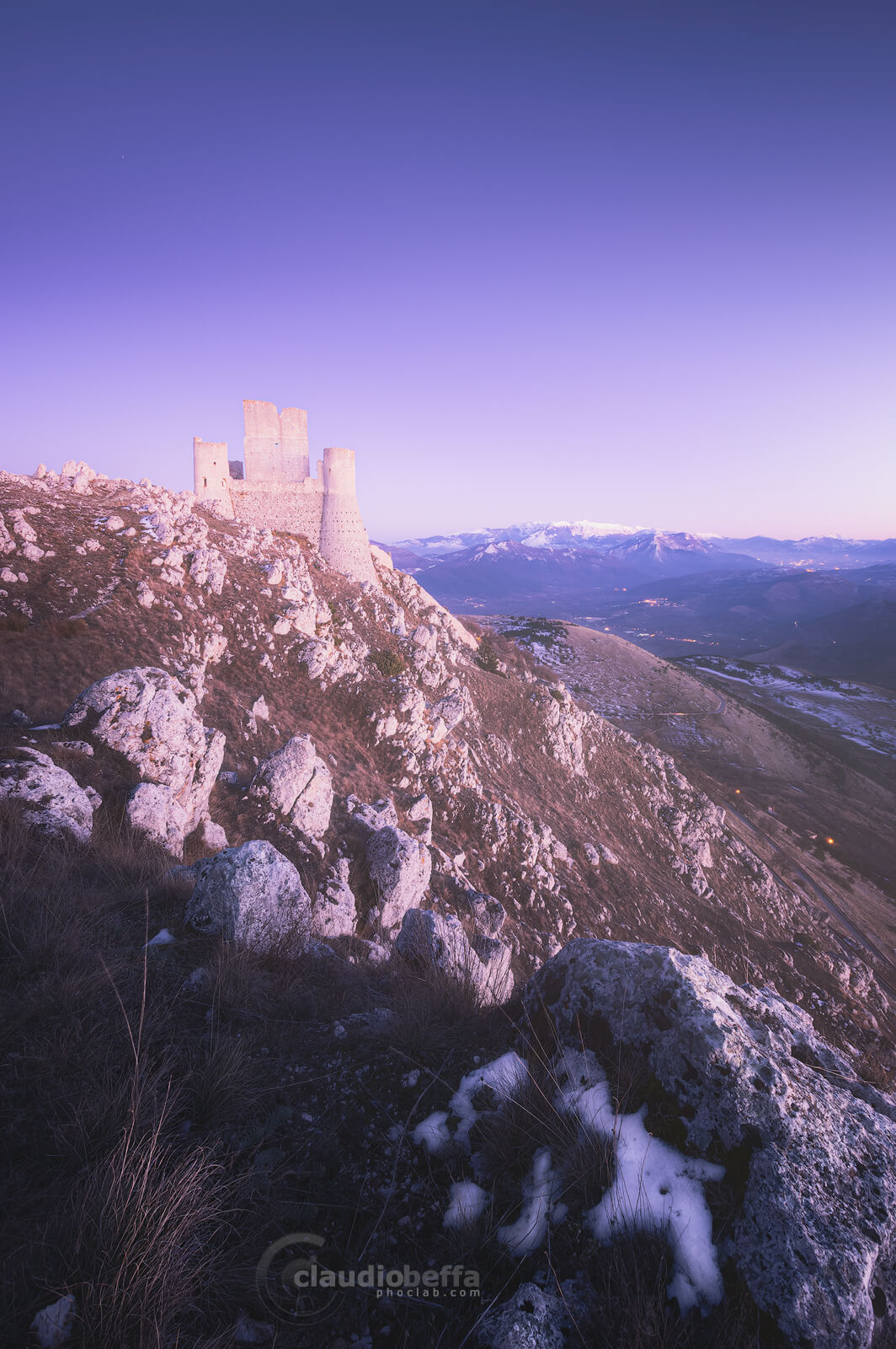 Light on the fortress, Rocca Calascio, Abruzzo, fortress, stronghold, italy, landscape, mountains, apennines, winter, sunset, twilight